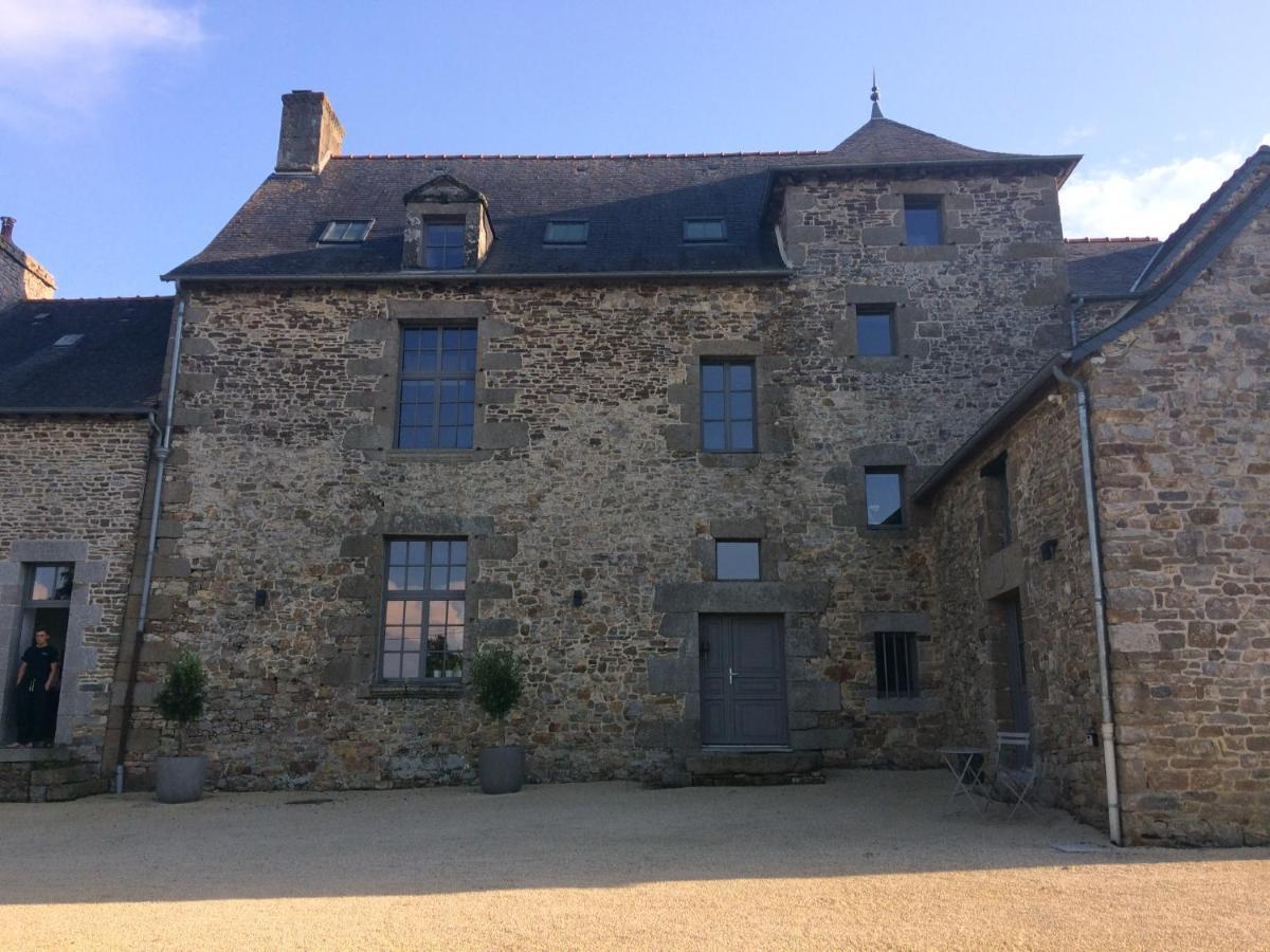 Chambre Independante Au Manoir De La Celinais Cote Cour Saint-Aubin-du-Cormier Bagian luar foto